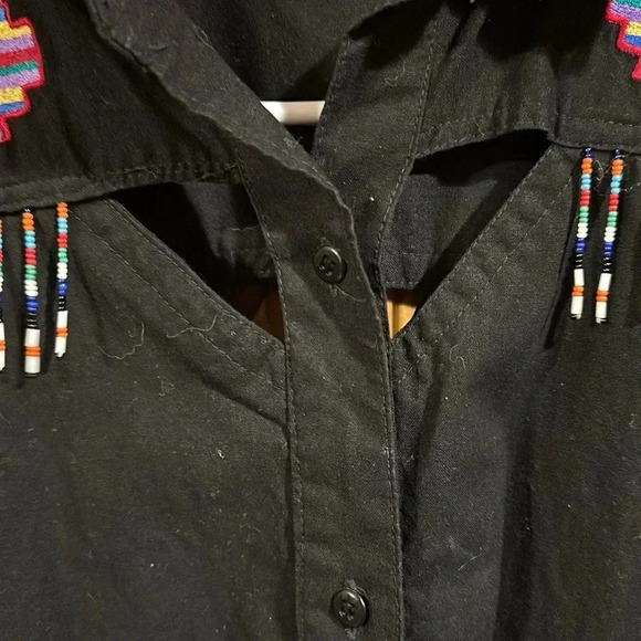 Side Saddle Beaded Western Button Down - Picture 5 of 6